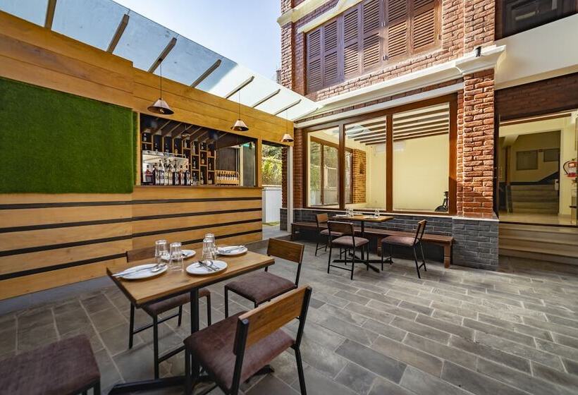 هتل Traditional Stay