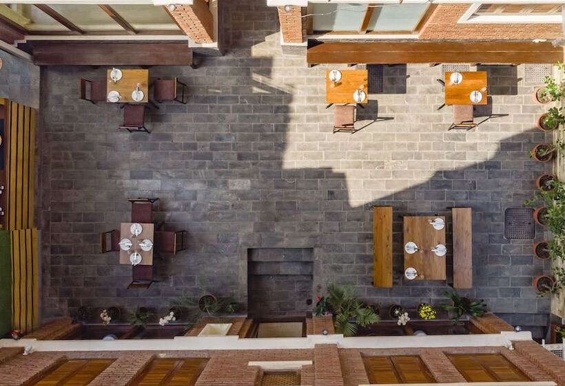 هتل Traditional Stay