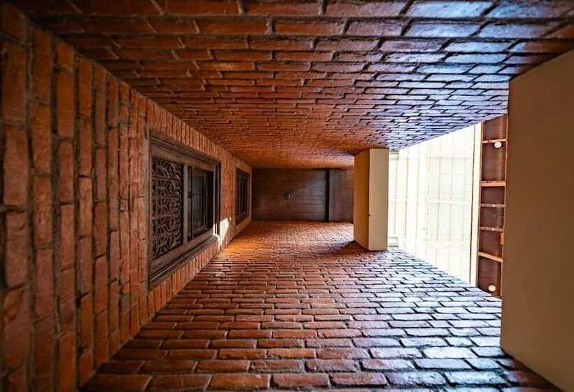 هتل Traditional Stay