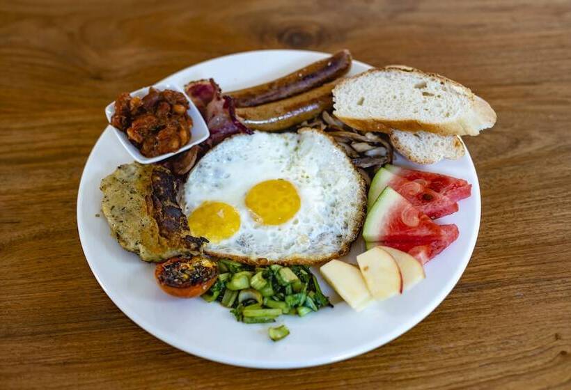 هتل Traditional Stay