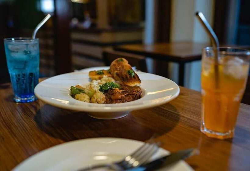 هتل Traditional Stay