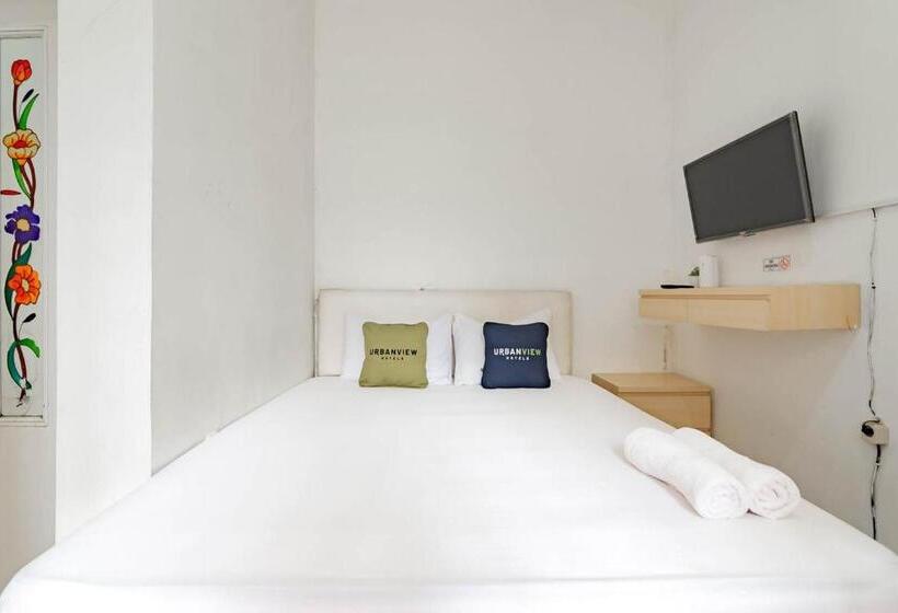 Urbanview Hotel One Family Maribaya By Reddoorz