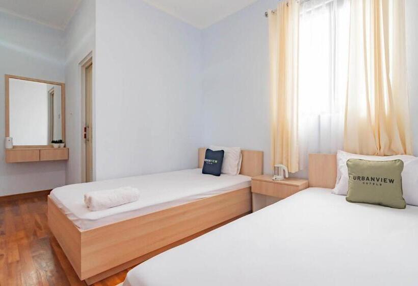 Urbanview Hotel One Family Maribaya By Reddoorz