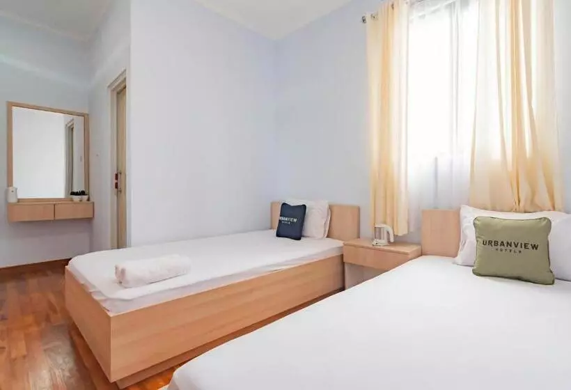 Urbanview Hotel One Family Maribaya By Reddoorz