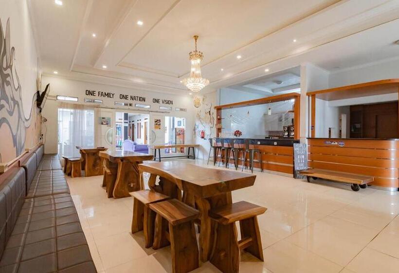 Urbanview Hotel One Family Maribaya By Reddoorz