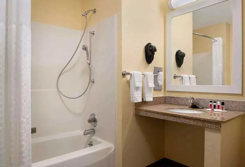 فندق Days Inn & Suites By Wyndham Merrillville