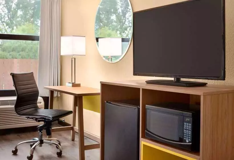 فندق Days Inn & Suites By Wyndham Merrillville