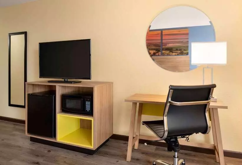 فندق Days Inn & Suites By Wyndham Merrillville