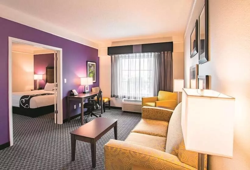 酒店 La Quinta Inn & Suites By Wyndham Fort Worth City View