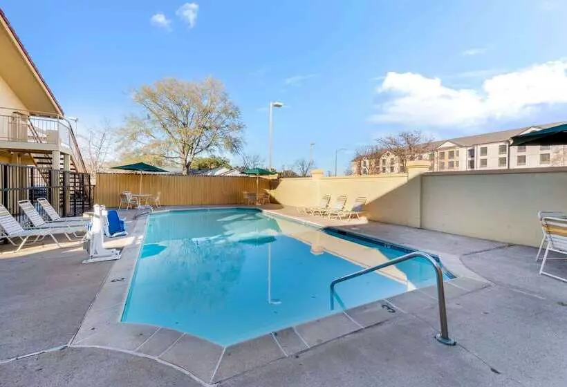 Отель La Quinta Inn By Wyndham Bossier City