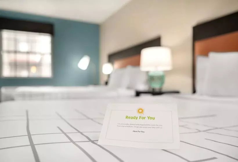 בית מלון כפרי La Quinta Inn By Wyndham Columbus Airport Area