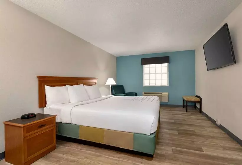 בית מלון כפרי La Quinta Inn By Wyndham Columbus Airport Area