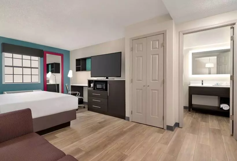 בית מלון כפרי La Quinta Inn By Wyndham Columbus Airport Area