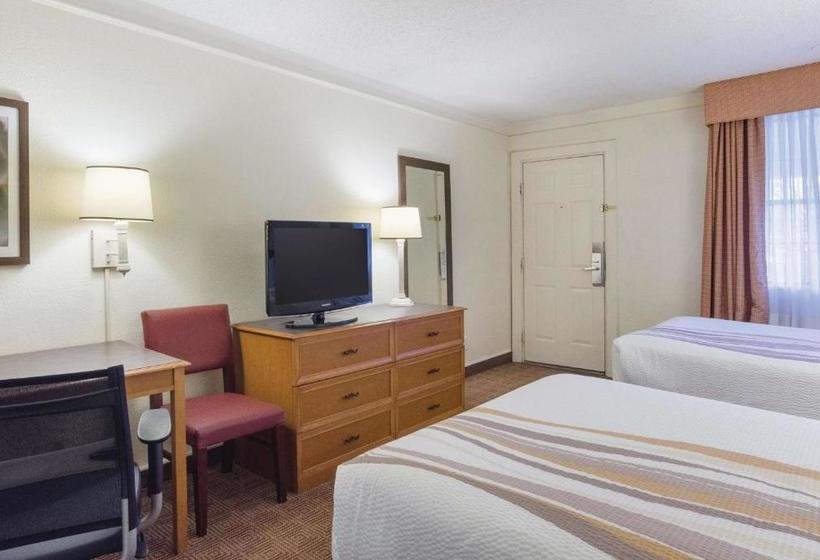 هتل La Quinta Inn By Wyndham Denver Cherry Creek