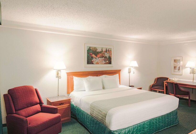 בית מלון כפרי La Quinta Inn By Wyndham Indianapolis Airport Lynhurst