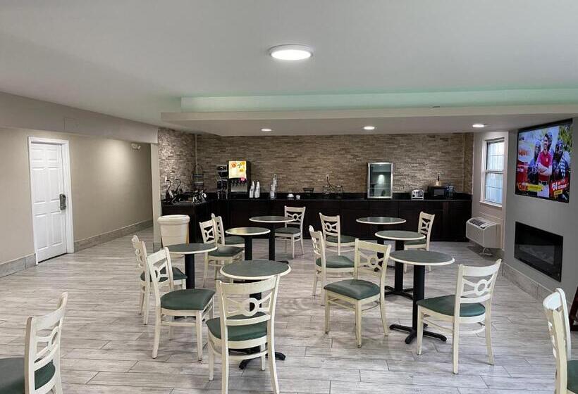 בית מלון כפרי La Quinta Inn By Wyndham Indianapolis Airport Lynhurst