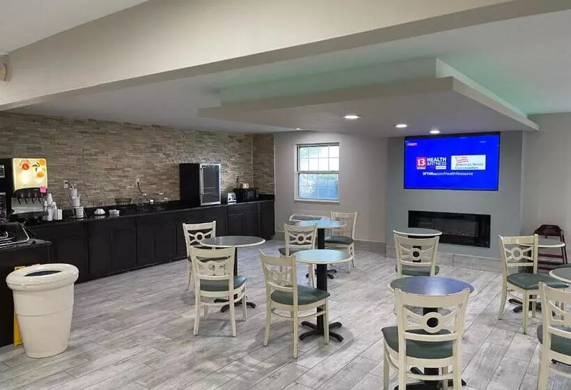 Отель La Quinta Inn By Wyndham Indianapolis Airport Lynhurst