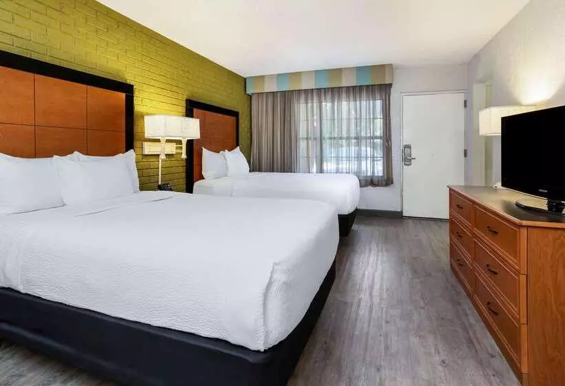 בית מלון כפרי La Quinta Inn Tampa Airport Stadium Westshore