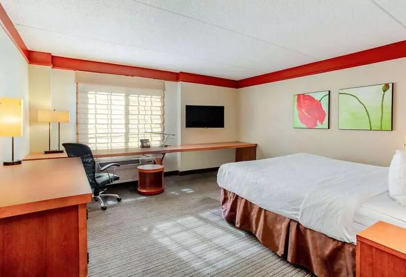 هتل La Quinta By Wyndham Raleigh/durham Southpoint