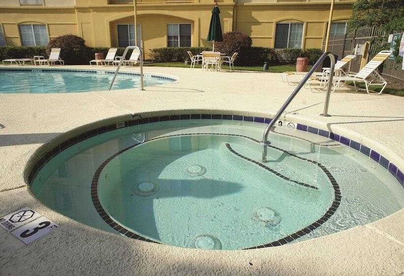 בית מלון כפרי La Quinta By Wyndham Raleigh/durham Southpoint