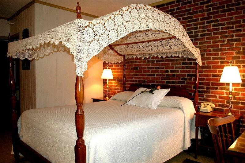 Otel Lamies Inn & The Old Salt Tavern