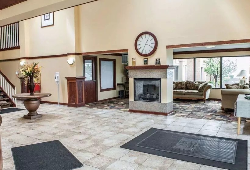 هتل Quality Inn & Suites Greenfield I70