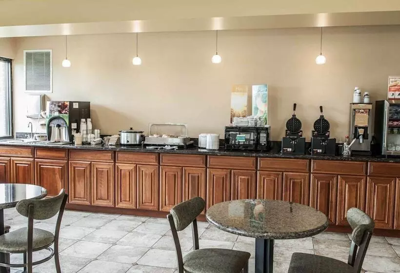 هتل Quality Inn & Suites Greenfield I70
