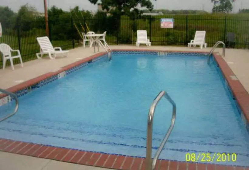 هتل Quality Inn & Suites Greenfield I70