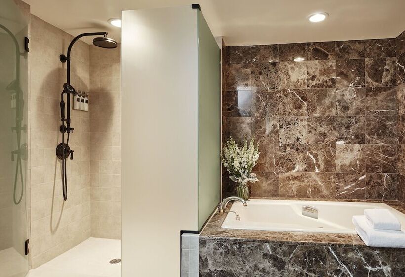 Lansdowne Resort And Spa