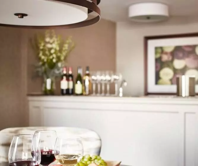 Lansdowne Resort And Spa