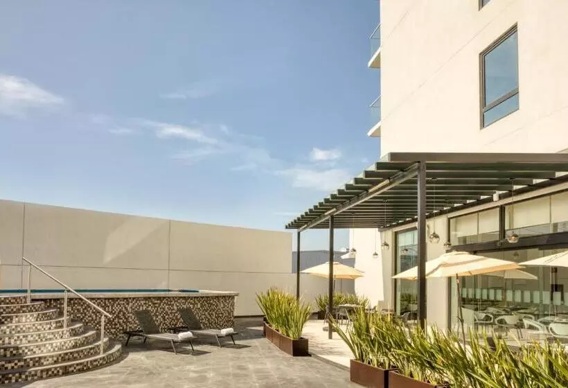 ホテル Fiesta Inn Guadalajara Aeropuerto