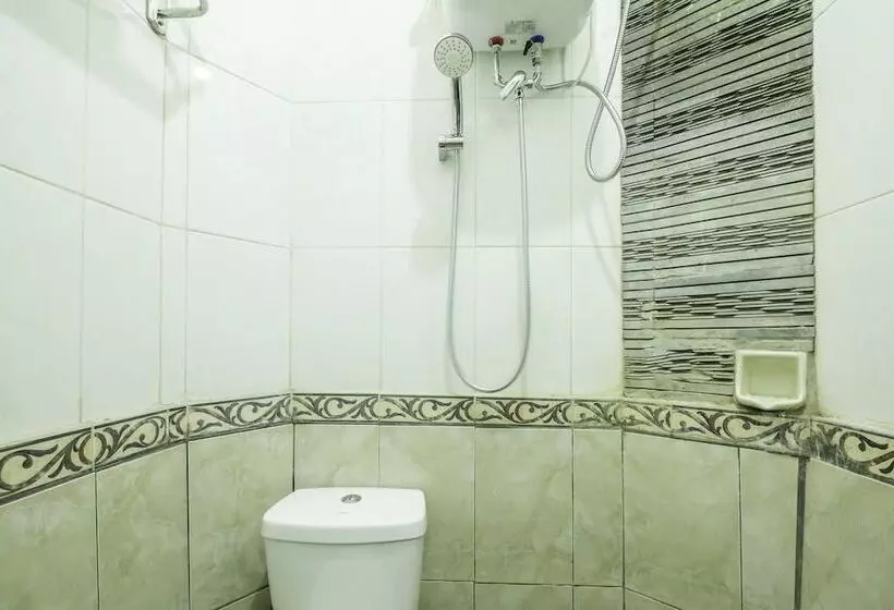 ホテル Oyo 2227 Raka Residence Syariah
