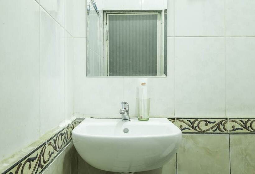 בית מלון כפרי Oyo 2227 Raka Residence Syariah