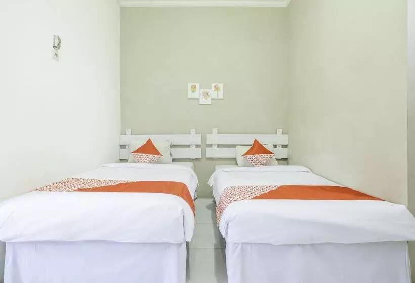 ホテル Oyo 2227 Raka Residence Syariah