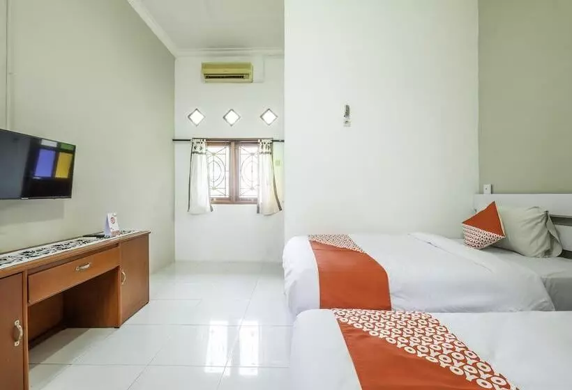 ホテル Oyo 2227 Raka Residence Syariah