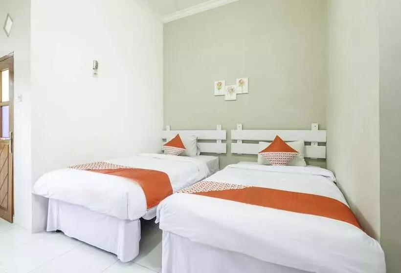 ホテル Oyo 2227 Raka Residence Syariah