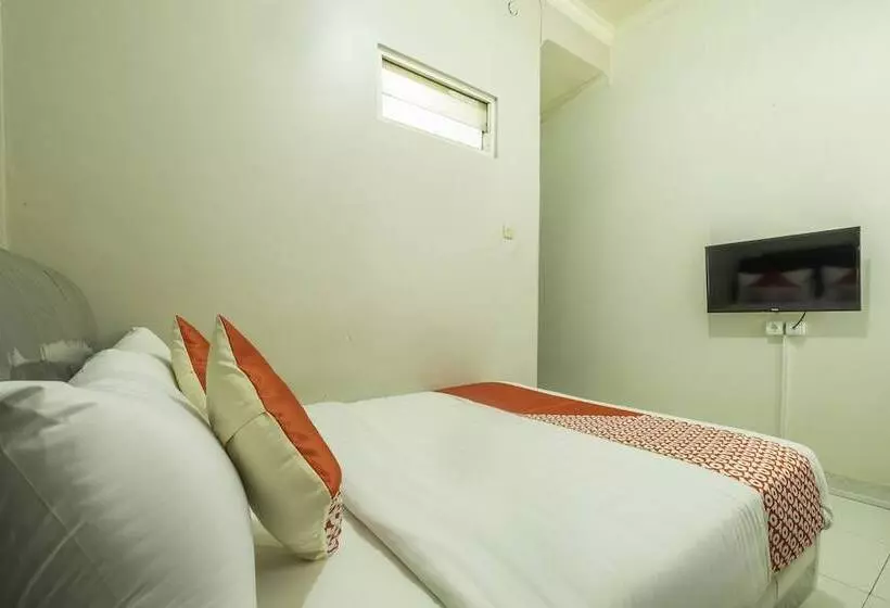 ホテル Oyo 2227 Raka Residence Syariah