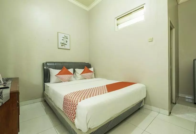 ホテル Oyo 2227 Raka Residence Syariah