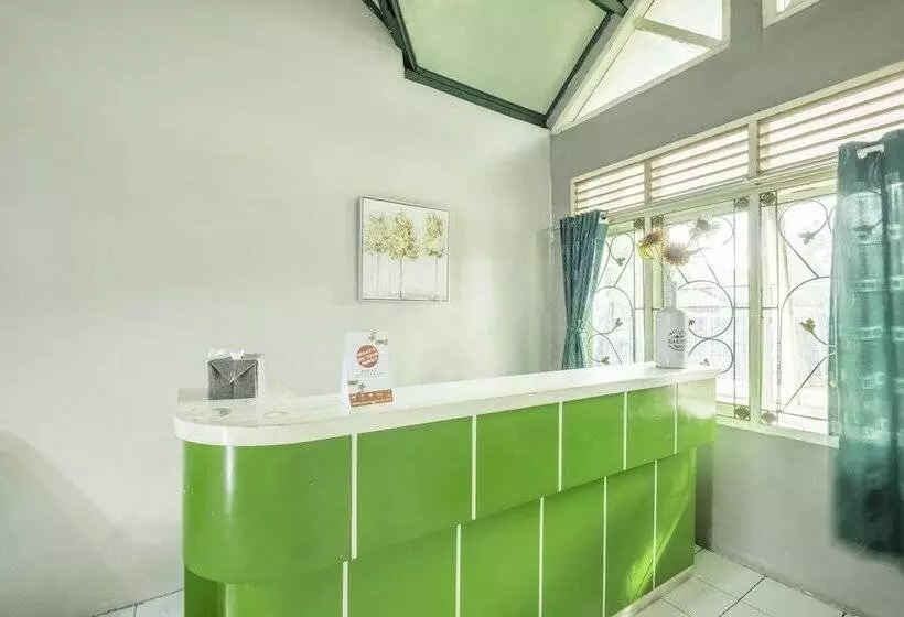 ホテル Oyo 2227 Raka Residence Syariah