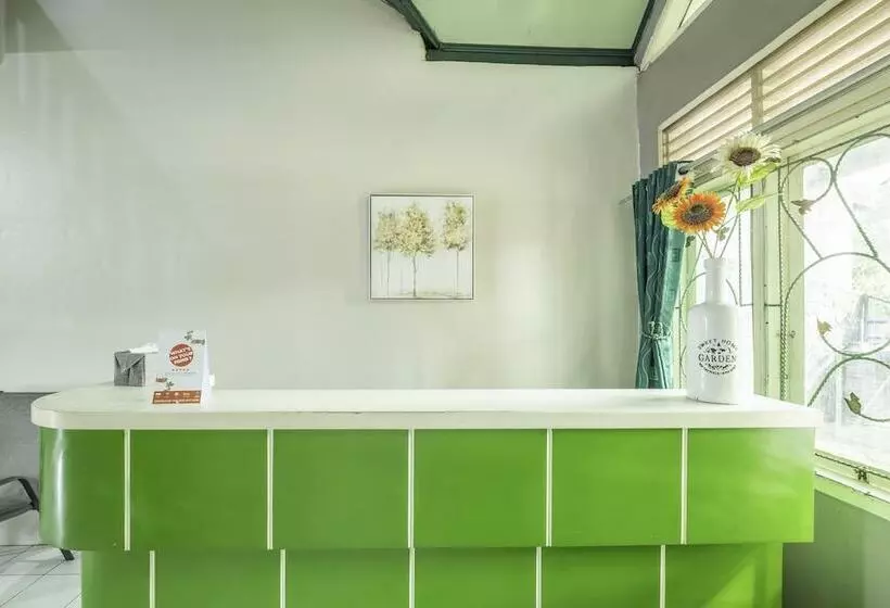 ホテル Oyo 2227 Raka Residence Syariah