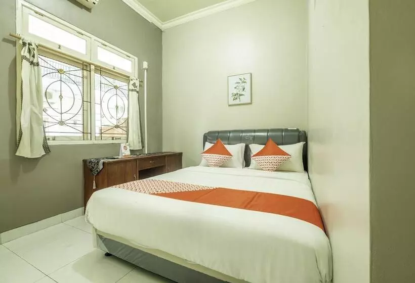 ホテル Oyo 2227 Raka Residence Syariah
