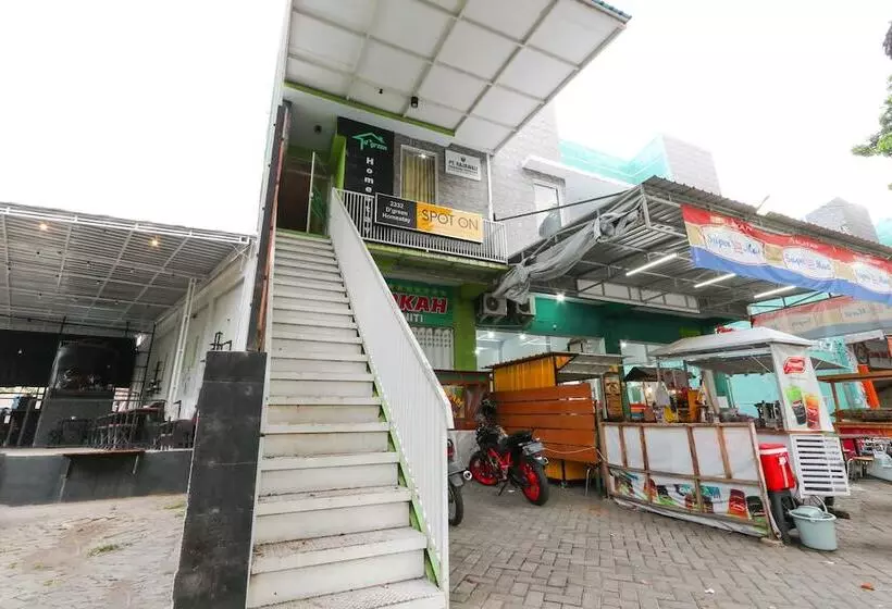ホテル Spot On 2332 D Green Rest & Spa   Hostel