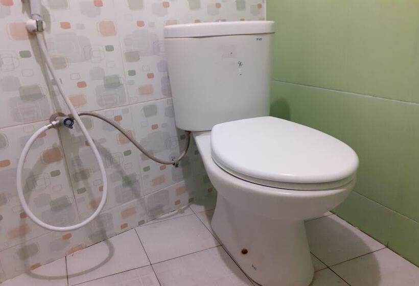 酒店 Spot On 2332 D Green Rest & Spa   Hostel