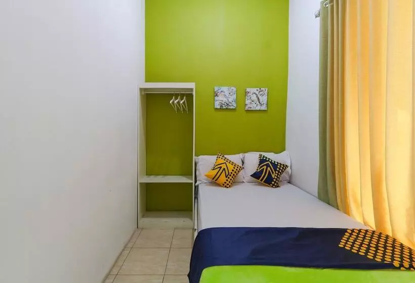 ホテル Spot On 2332 D Green Rest & Spa   Hostel