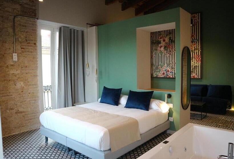 هتل You & Co. Quart Boutique