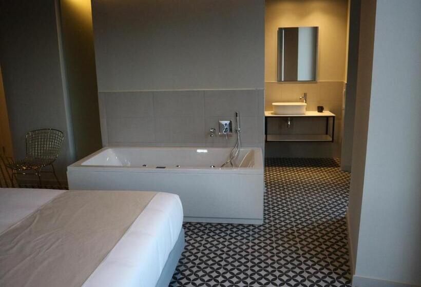 هتل You & Co. Quart Boutique