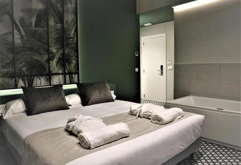 هتل You & Co. Quart Boutique