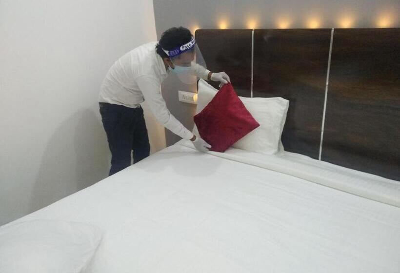 تختخواب و صبحانه The Palm Tree Family Stay