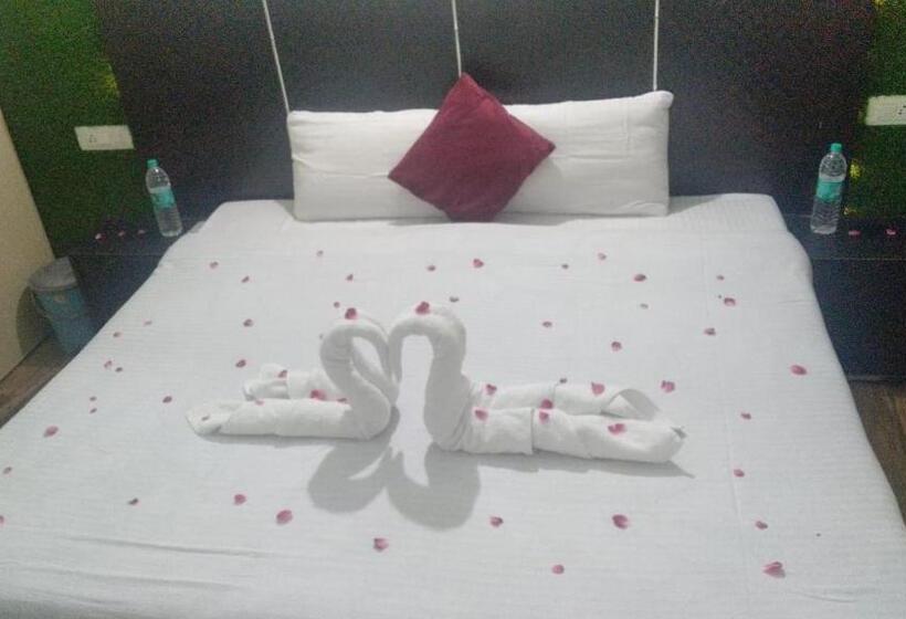 تختخواب و صبحانه The Palm Tree Family Stay