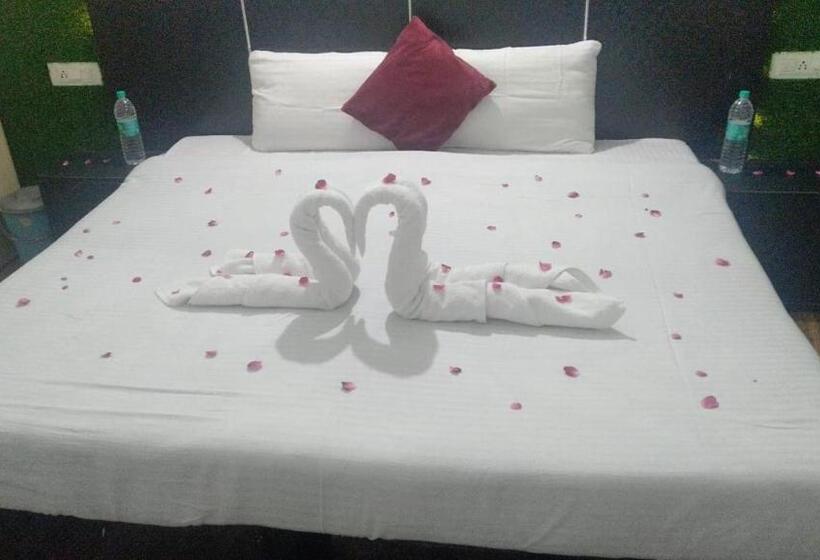 تختخواب و صبحانه The Palm Tree Family Stay